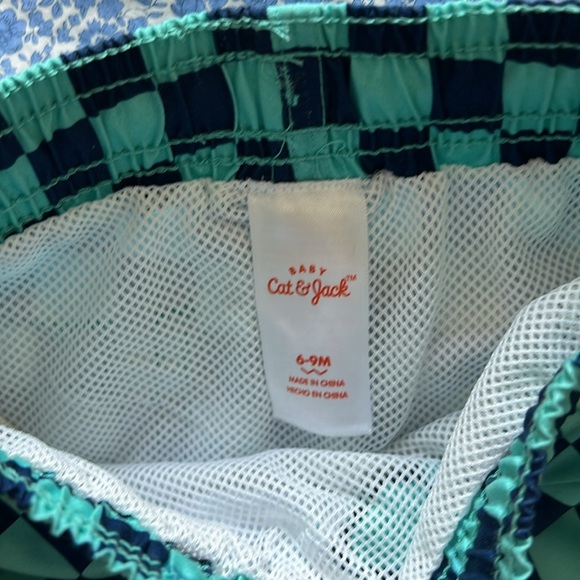 New without tags baby Cat & Jack boys swimsuit 6-9 months 💚💙 - Picture 2 of 3